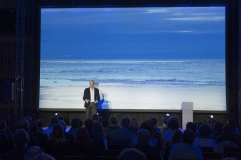 “Luxembourg, please, lead!”